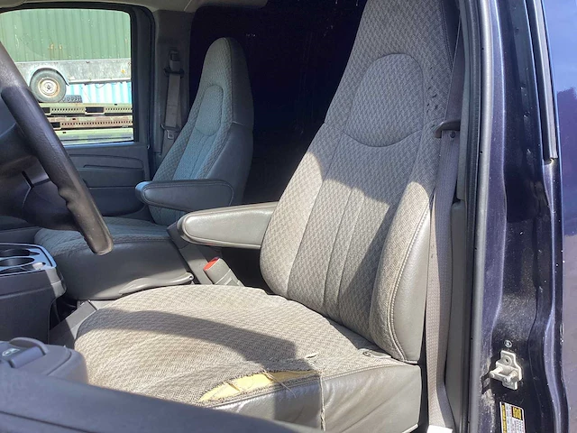 2005 chevrolet van express personenauto - afbeelding 14 van  16