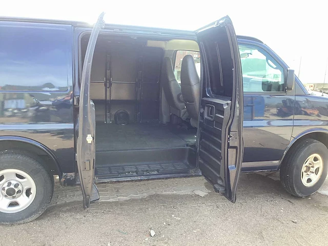 2005 chevrolet van express personenauto - afbeelding 13 van  16