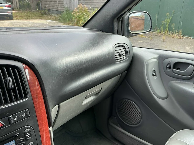 2005 chrysler voyager personenauto - afbeelding 34 van  43