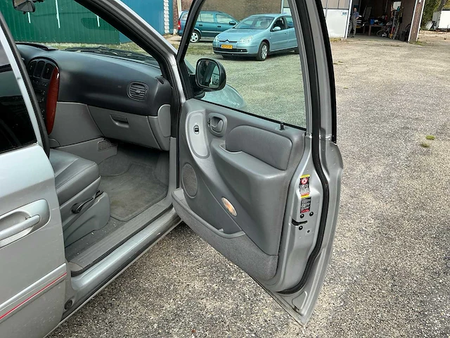 2005 chrysler voyager personenauto - afbeelding 39 van  43