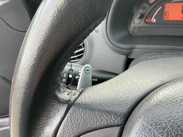 2005 citroen c2 1.4i ligne ambiance - afbeelding 15 van  27