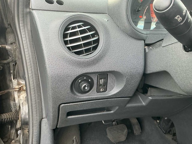 2005 citroen c2 1.4i ligne ambiance - afbeelding 18 van  27