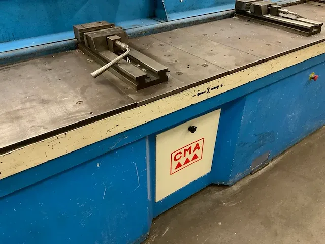 2005 cma rd-40 cn- 9000 cn+ gestuurde coördinatenboormachine - afbeelding 2 van  18