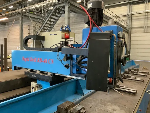 2005 cma rd-40 cn- 9000 cn+ gestuurde coördinatenboormachine - afbeelding 3 van  18