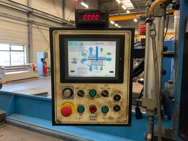 2005 cma rd-40 cn- 9000 cn+ gestuurde coördinatenboormachine - afbeelding 15 van  18