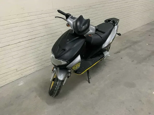 2005 cpi power hussar snorscooter - afbeelding 2 van  7