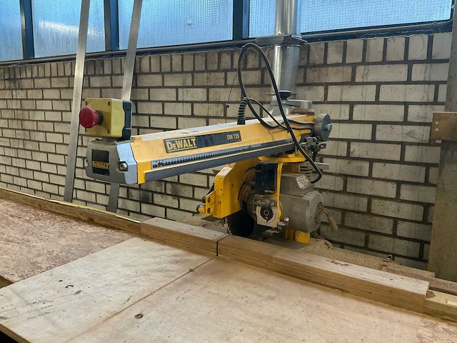 2005 dewalt dw729 radiaalafkortzaagmachine - afbeelding 1 van  9