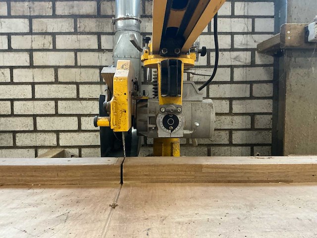 2005 dewalt dw729 radiaalafkortzaagmachine - afbeelding 5 van  9