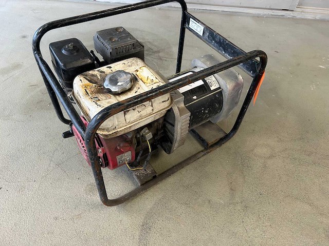 2005 europower ep3300 generator - afbeelding 3 van  5