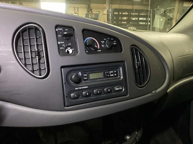 2005 ford e150 xl van personenauto - afbeelding 11 van  18