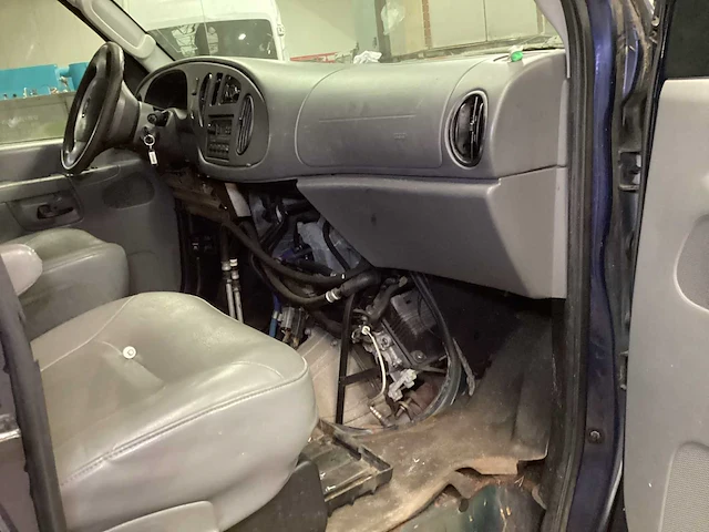 2005 ford e150 xl van personenauto - afbeelding 14 van  18