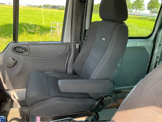 2005 ford transit 2.0tdi invalide bedrijfswagen met roelstoellift - afbeelding 15 van  28