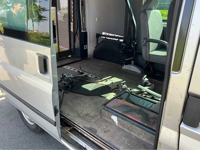 2005 ford transit 2.0tdi invalide bedrijfswagen met roelstoellift - afbeelding 19 van  28
