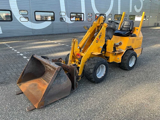 2005 giant d262sw mini shovel tzl-33-b - afbeelding 1 van  28