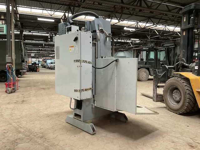 2005 haas tm-2he cnc freesmachine - afbeelding 4 van  9