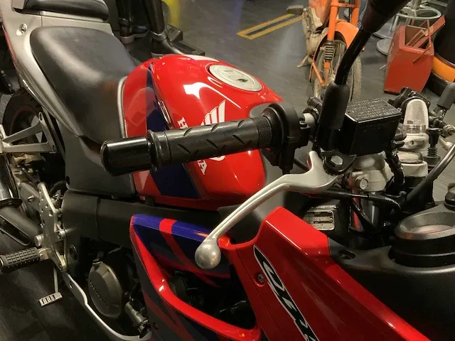 2005 honda cbr125r sport motorfiets - afbeelding 10 van  24