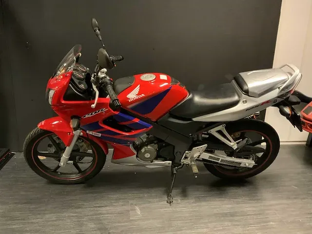 2005 honda cbr125r sport motorfiets - afbeelding 1 van  24