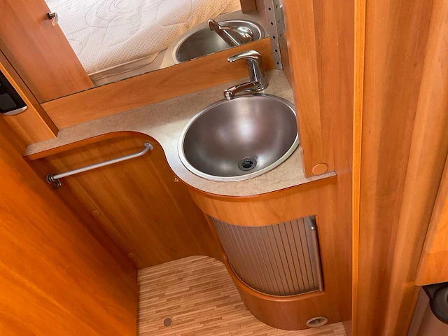 2005 hymer eriba nova caravan - afbeelding 19 van  38