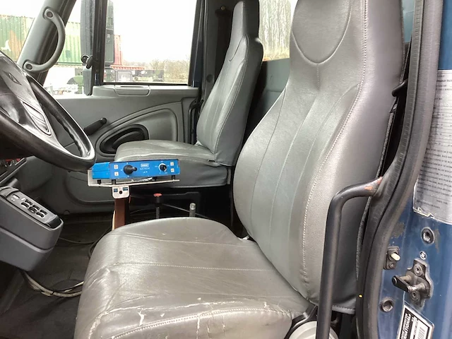 2005 international 7400 vrachtwagen - afbeelding 8 van  18