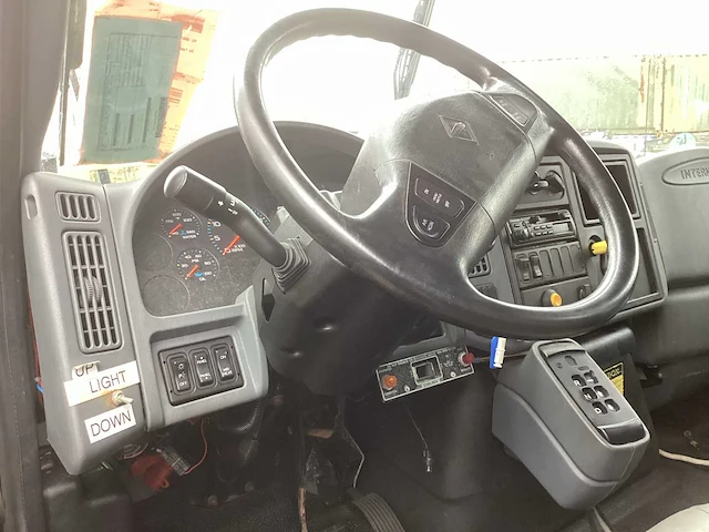 2005 international 7400 vrachtwagen - afbeelding 9 van  18