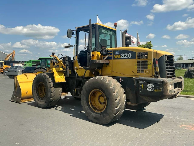 2005 komatsu wa320-5h shovel - afbeelding 16 van  18