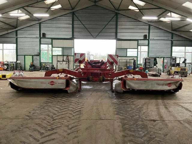 2005 kuhn - fc813 - triple maaier - afbeelding 1 van  12