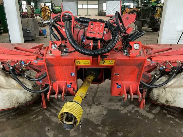 2005 kuhn - fc813 - triple maaier - afbeelding 8 van  12