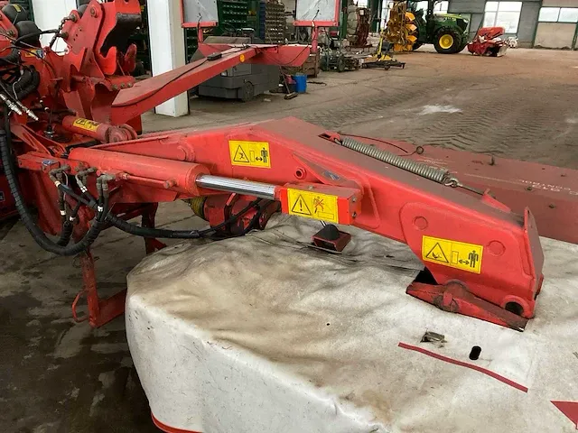 2005 kuhn - fc813 - triple maaier - afbeelding 10 van  12
