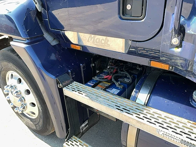 2005 mack vrachtwagen - afbeelding 20 van  50