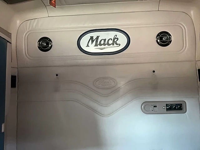 2005 mack vrachtwagen - afbeelding 32 van  50