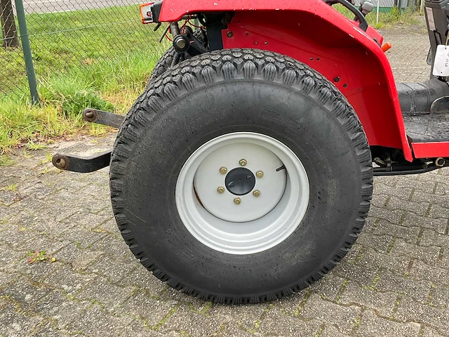 2005 massey ferguson 1528 smalspoor- en compacttractor - afbeelding 3 van  21