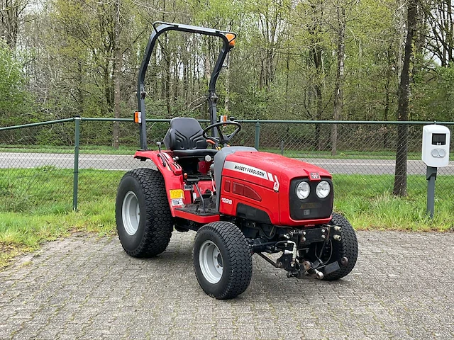 2005 massey ferguson 1528 smalspoor- en compacttractor - afbeelding 15 van  21