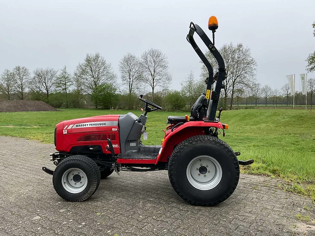 2005 massey ferguson 1528 smalspoor- en compacttractor - afbeelding 18 van  21