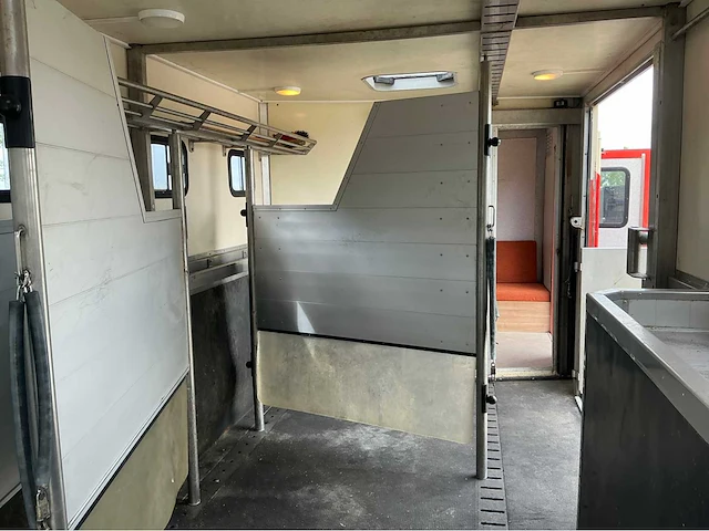 2005 mercedes-benz atego 1223 paarden vrachtwagen - afbeelding 11 van  19