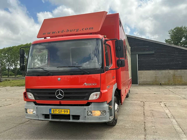 2005 mercedes-benz atego 1223 paarden vrachtwagen - afbeelding 1 van  19