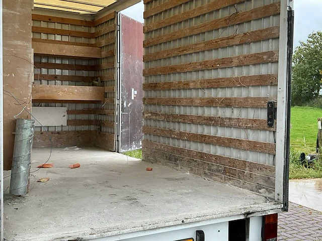 2005 mercedes-benz sprinter 413 cdi 2.2 bedrijfswagen - afbeelding 26 van  47