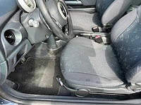 2005 mini cooper one personenauto - afbeelding 21 van  35