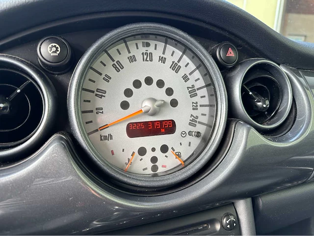 2005 mini cooper one personenauto - afbeelding 26 van  35