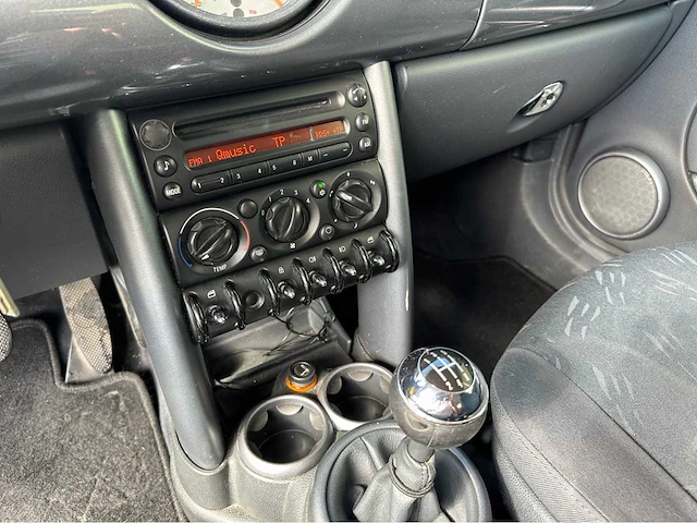 2005 mini cooper personenauto - afbeelding 20 van  35