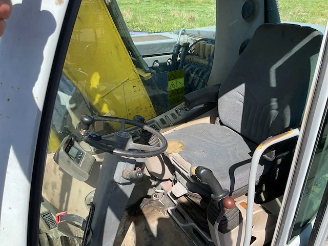 2005 new holland mh plus banden graafmachine - afbeelding 4 van  18