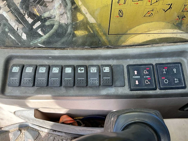 2005 new holland mh plus banden graafmachine - afbeelding 6 van  18