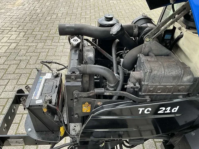 2005 new holland tc 21d minitractor - afbeelding 28 van  31