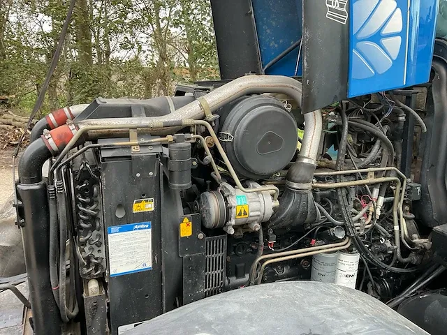 2005 new holland ts125a vierwielaangedreven landbouwtractor - afbeelding 22 van  31