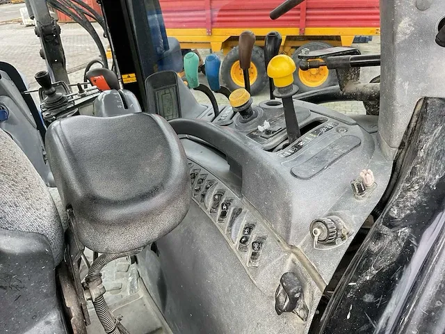 2005 new holland ts125a vierwielaangedreven landbouwtractor - afbeelding 14 van  38