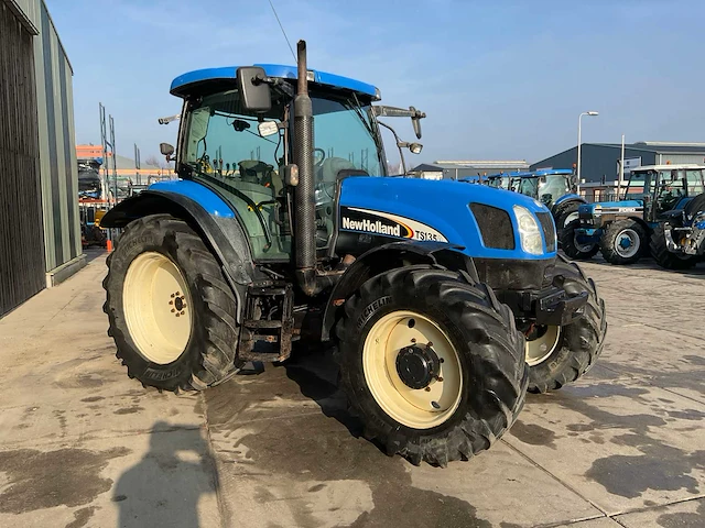 2005 new holland ts135a plus vierwielaangedreven landbouwtractor - afbeelding 28 van  33