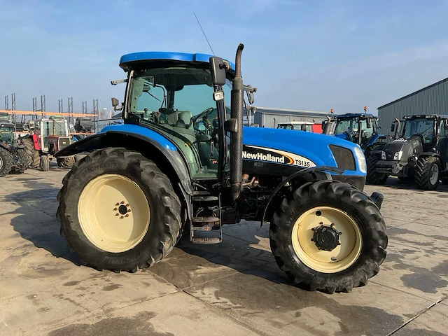 2005 new holland ts135a plus vierwielaangedreven landbouwtractor - afbeelding 29 van  33