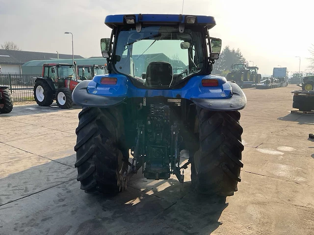 2005 new holland ts135a plus vierwielaangedreven landbouwtractor - afbeelding 30 van  33