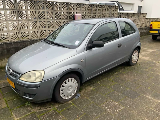 2005 opel corsa personenauto - afbeelding 1 van  9