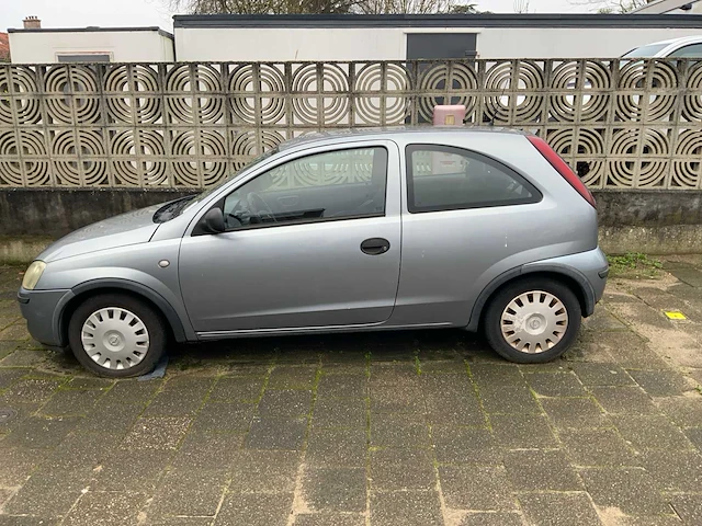 2005 opel corsa personenauto - afbeelding 2 van  9