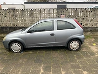2005 opel corsa personenauto - afbeelding 2 van  9